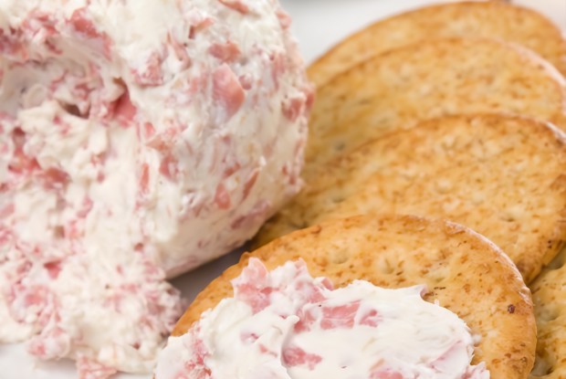 Закуска из вяленой говядины и сыра