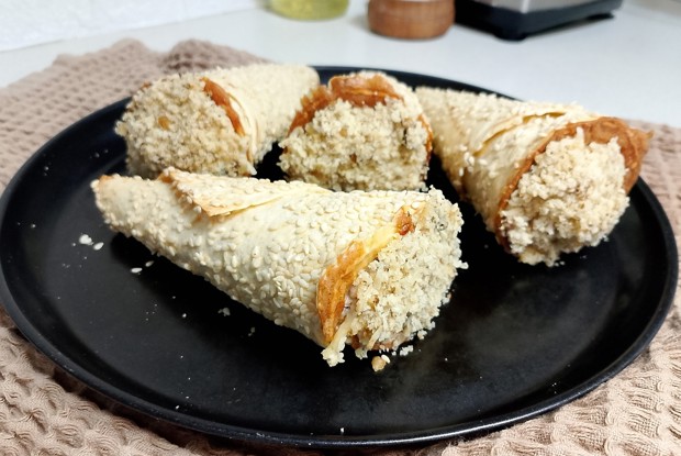 Закуска с курицей и грибами