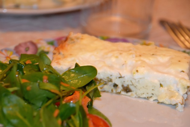 Закусочная запеканка с зеленью и чесноком
