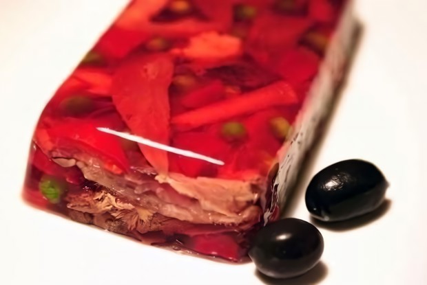 Заливной говяжий язык