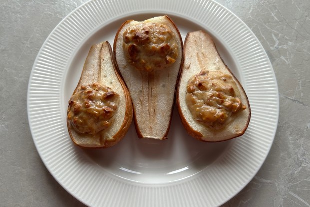 Запеченная груша с рикоттой