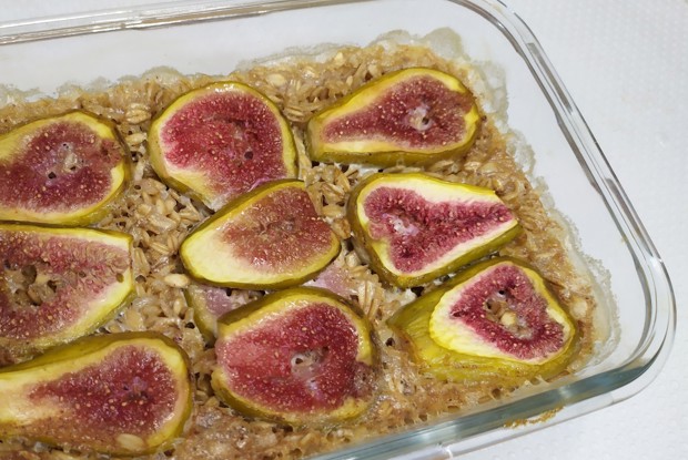 Запеченная овсянка с инжиром