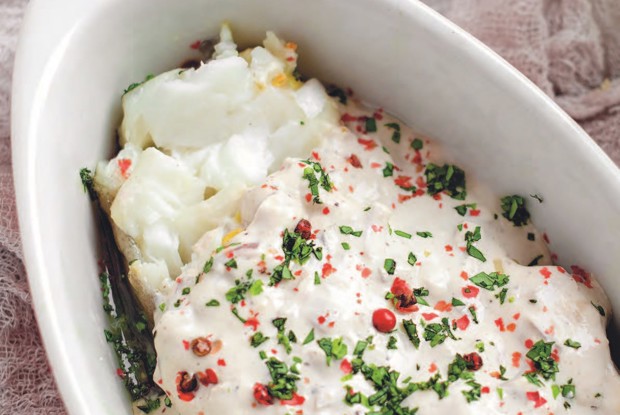 Запеченная треска с розовым сливочным соусом