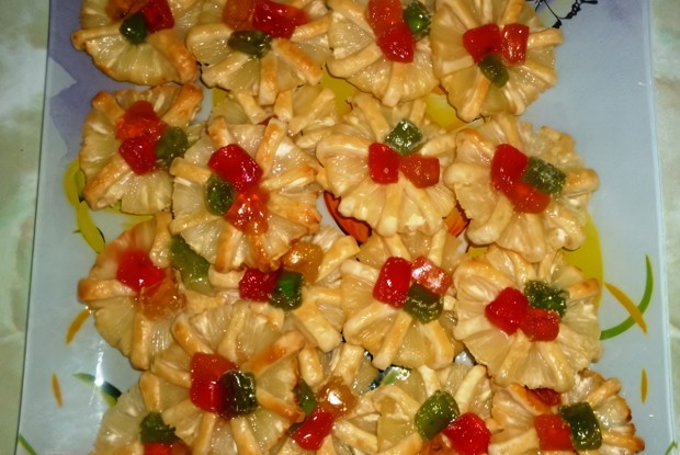 Запеченные ананасы в слоеном тесте