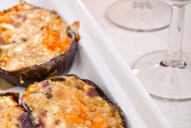 Запеченные фаршированные баклажаны с хрустящей корочкой