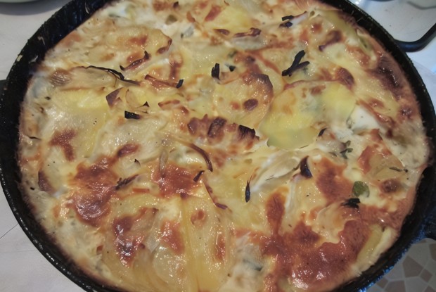 Запеченный картофель с сельдью