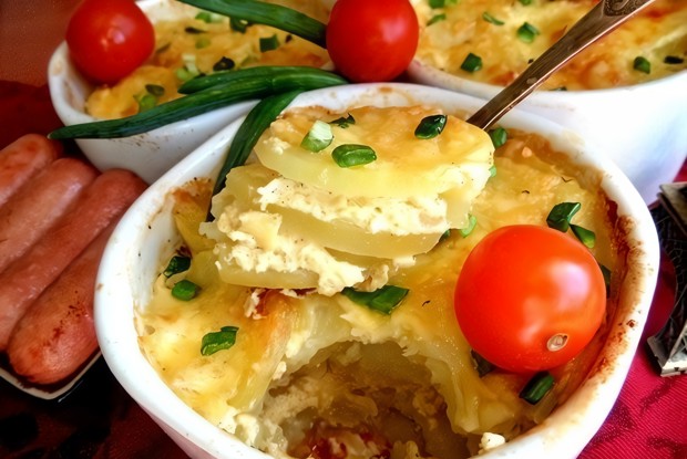 Запеченный картофель со сливками и чесноком «по-французски»
