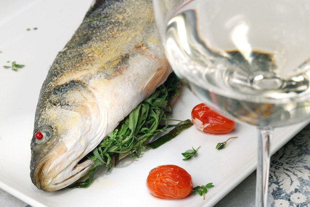 Запеченный с тархуном сибас