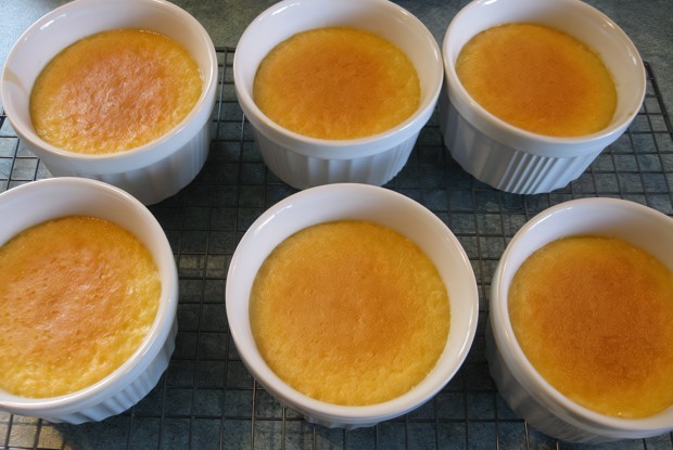 Запеченный десерт с жасминовым чаем