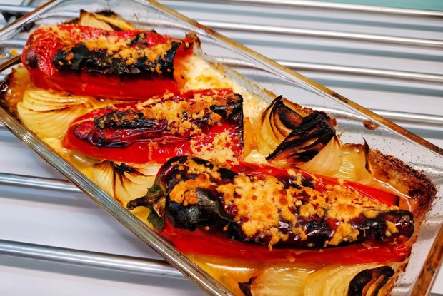 Запеченный фаршированный рамиро