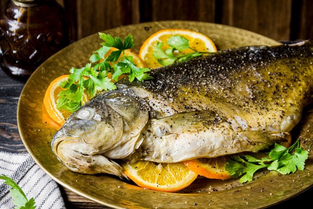 Запеченный карп