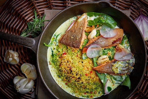 Запеченный лосось с булгуром