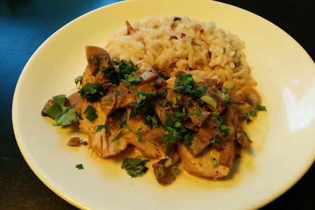 Запеченое филе индейки в сливочно-грибном соусе