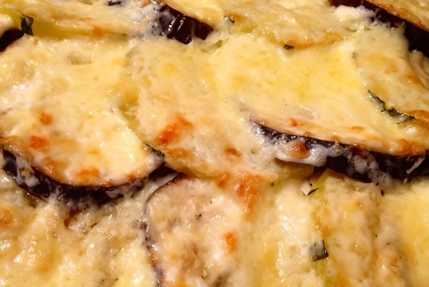 Запеканка из фарша, кабачка и баклажана