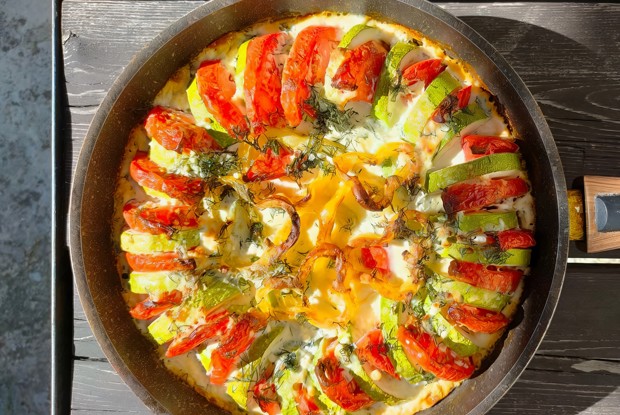 Запеканка из кабачков, помидоров и домашнего творога