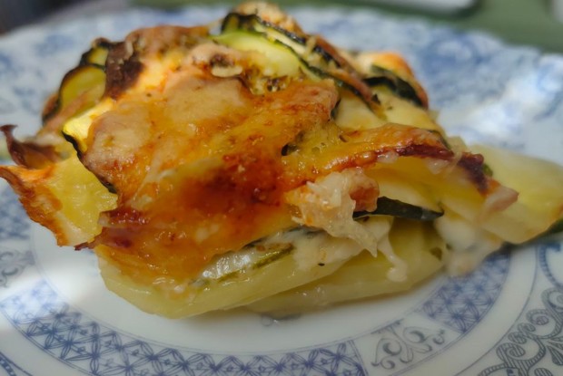 Запеканка из картофеля и цукини с сыром