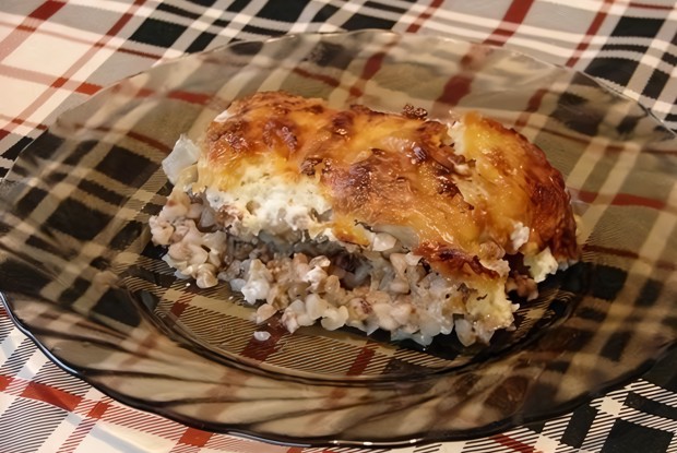 Запеканка из курицы и гречки