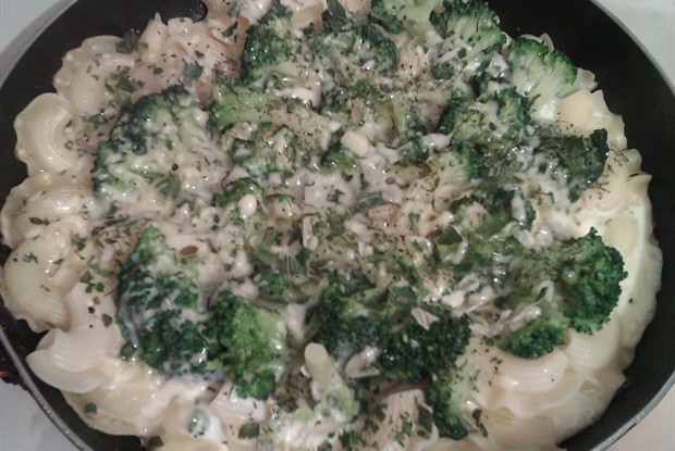 Запеканка из макарон и брокколи