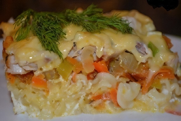 Запеканка из макарон с курицей и сыром