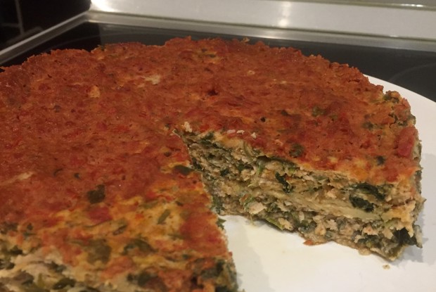 Запеканка из мяса индейки с сыром и шпинатом