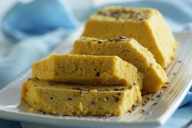 Запеканка из моркови и козьего сыра с тмином