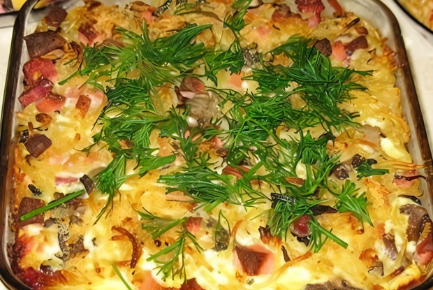 Запеканка из пасты с сосисками