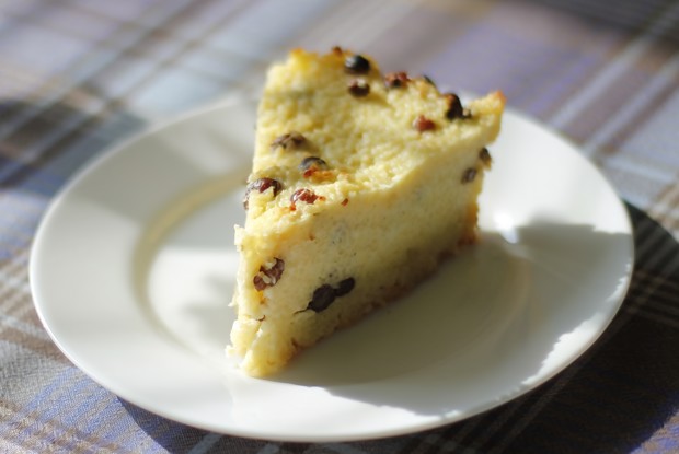 Запеканка пшенная с изюмом