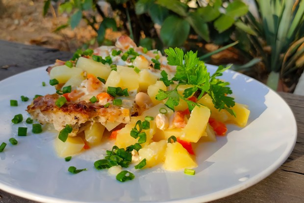 Картошка с фаршем и фасолью в духовке