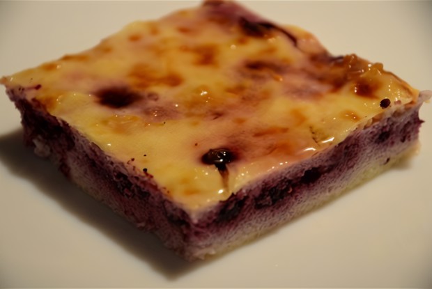 Запеканка творожная с черникой