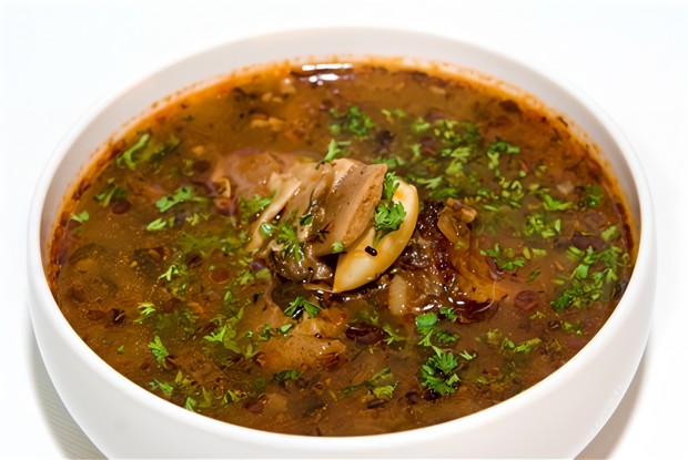 Зеленый борщ с рисом