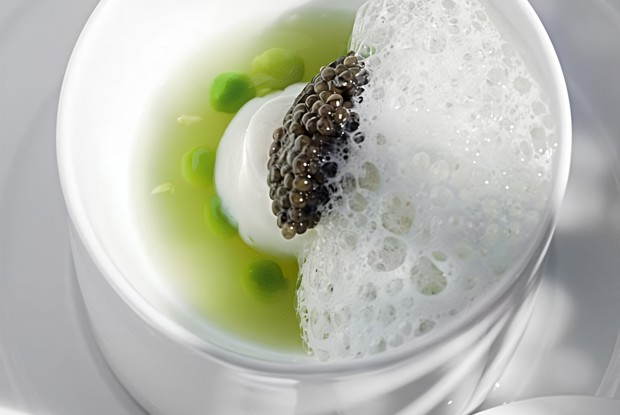 Зеленый горошек с аквитанской черной икрой