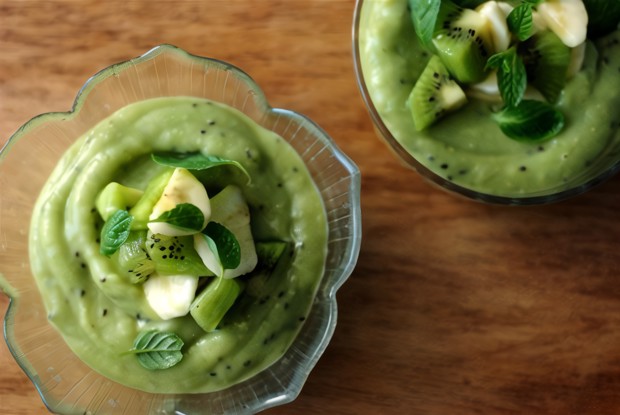 Зеленый пудинг с авокадо, киви и лаймом