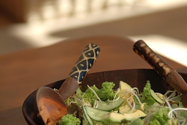 Зеленый салат с авокадо