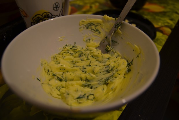 Зеленое чесночное масло