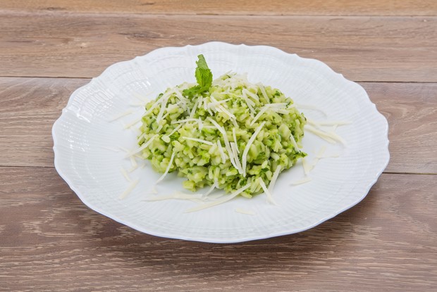 Зеленое ризотто со шпинатом