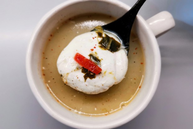 Зеленые щи с перепелкой