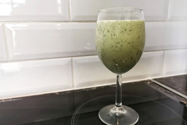 Зеленый смузи на кефире