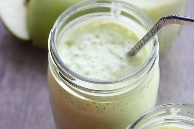 Зелёный имбирный смузи