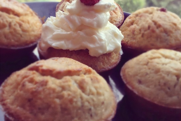 Земляничные капкейки с кремом из филадельфии