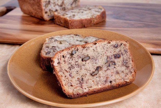 Зерновой хлеб с грецкими орехами