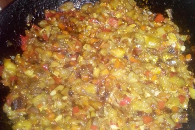 Жареная баклажанная икра кусочками