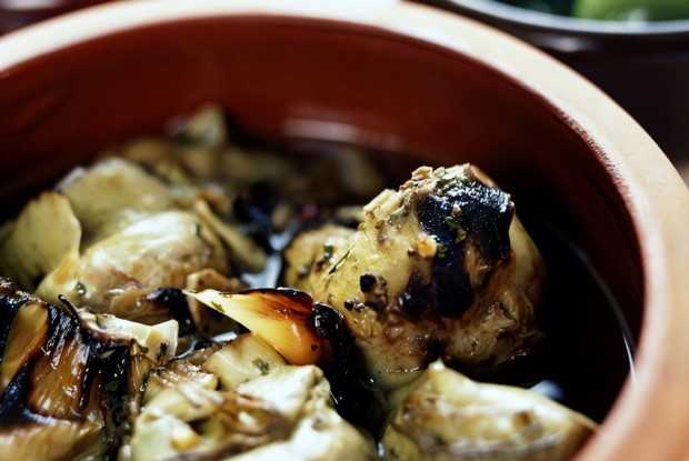 Жареные артишоки в соусе