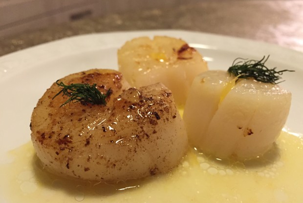 Жареный морской гребешок в апельсиновом соусе