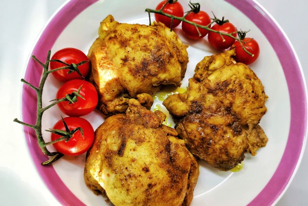 Жареное филе куриного бедра карри-масала