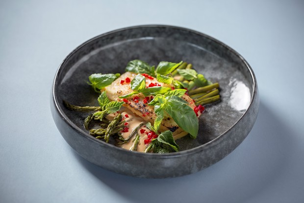 Жареный тофу со спаржей кимчи