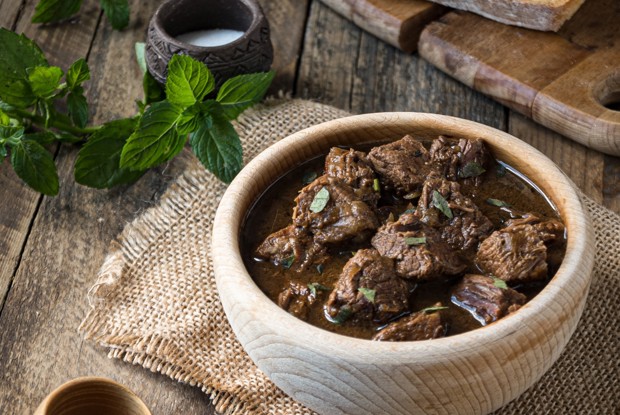 Жаркое из баранины с луком