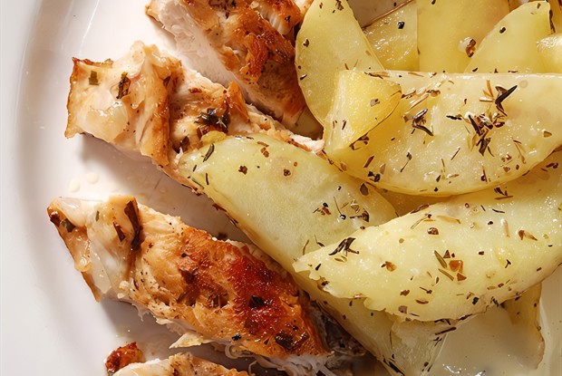 Жаркое из кролика с красным вином