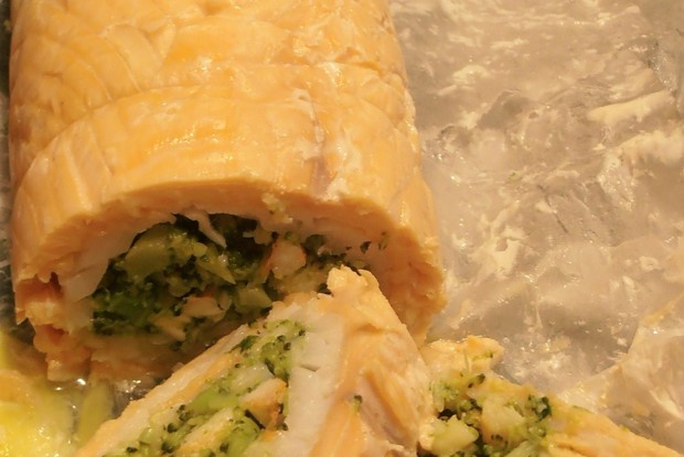 Жаркое из лосося и баккала с начинкой из красных креветок