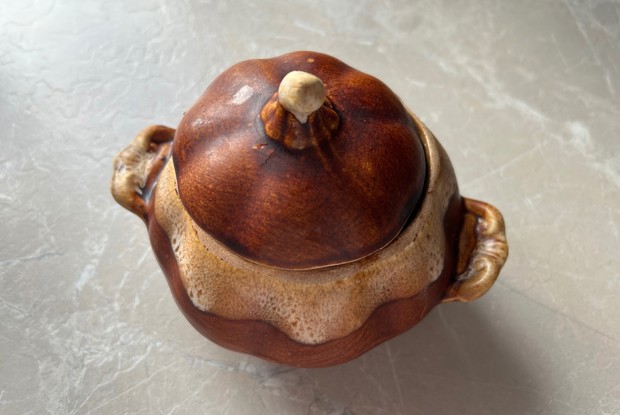 Жаркое в горшочках с кроликом