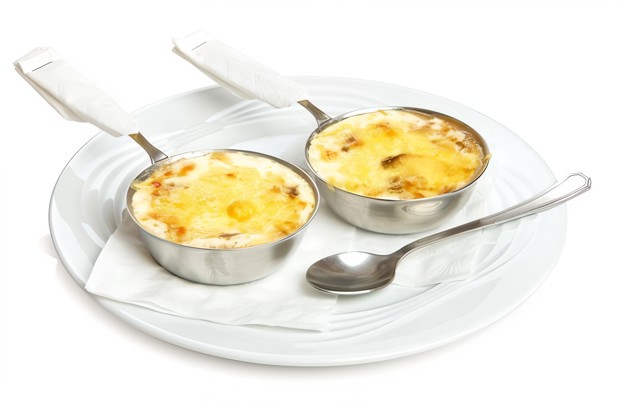 Жюльен из кальмаров с луком и грибами